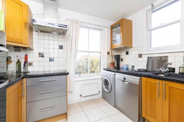 Fantastic two bed set within a period house mins to Crouch End Broadway Ridge Road, Crouch End